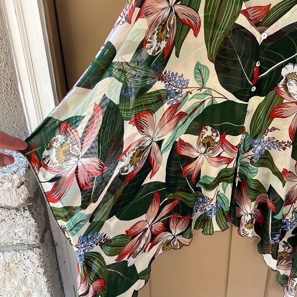 Cha Cha Vente Sz M Oversized Dolman Button Down Mesh Tropical Floral Blouse - Picture 5 of 9